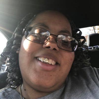 Shannon Edwards (@redsnoopy72) Twitter