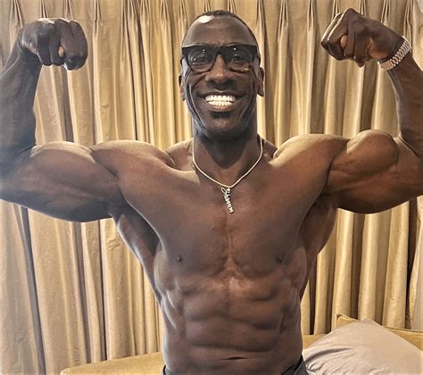 Shannon sharpe poses. Sharpe calls his CHEST session his “old-school workout,” which includes barbell bench presses pyramided from 15 reps to 10 reps to 8 reps to 6 reps. This is followed by incline dumbbell presses pyramided from 15 reps to 12 reps to 10 reps. “I’m only in there for maybe 30, 40 minutes tops,” Sharpe told Men’s Health. 