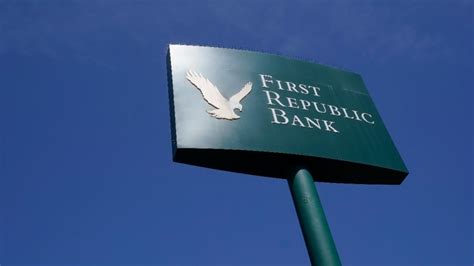 Shares of First Republic Bank continue to slide