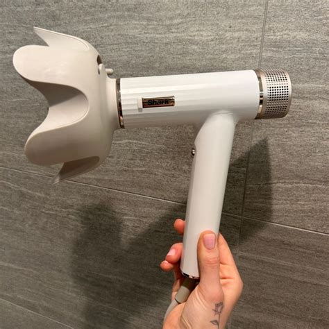 Shark speedstyle. Shark SpeedStyle 3-in-1 Hair Dryer for Straight & Wavy Hair [HD331UK] £ 159.99. £ 199.99. Write a review. Perfect for straight & wavy hair. High speed. High gloss. No heat damage. … 