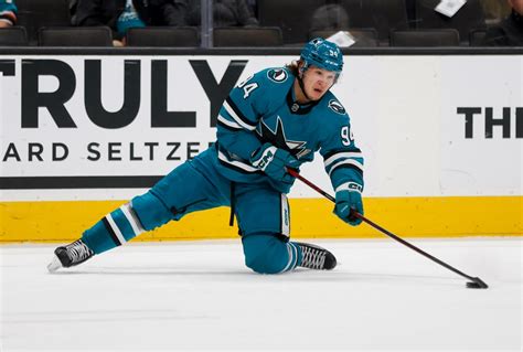 Sharks’ top-six winger and pending UFA says he wants to re-sign in San Jose