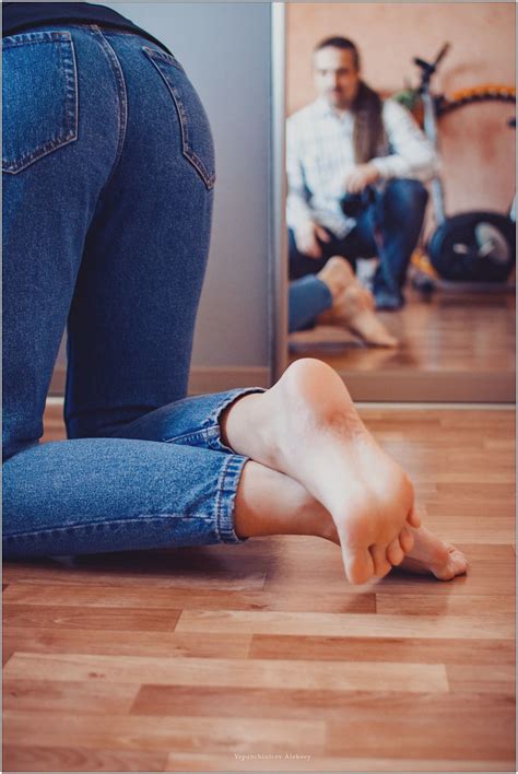 Shaved legs selfie. New research suggests selfie sharing on social media can have negative impacts on relationships. Learn more in this HowStuffWorks Now article. Advertisement How much is too much wh... 