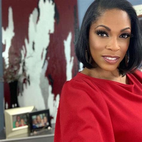 Washingtonian magazine named News4 anchor Shawn Yancy one of its Washingtonians of the year, crediting her with helping make our communities better through her.... 