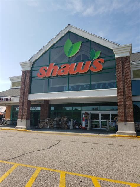 Reviews on Shaw's in Common St, Wakefield, MA 01880 - Shaw's, Farmland, Village Carpet, The Container Store, Ace Wheelworks. 