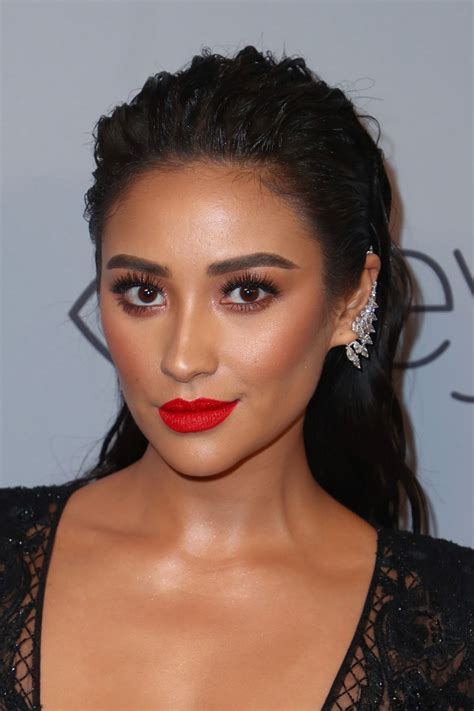 Shay. Oct 12, 2022 · Shay Mitchell is getting candid about her life as a mom of two. During an Oct. 8 event in Los Angeles celebrating her first Béis collaboration with model Elsa Hosk, the actress, 35, told PEOPLE ... 