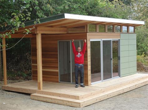 The small, simple building in your yard where you keep tools or gardening equipment is a shed. . 