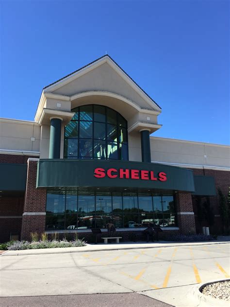 Sheels sioux falls. The Sioux Falls store offers specials that expire each 24-hour period, so check daily for deals to pick-up or order to your door. ... Scheels: The sporting goods store is offering its deals online ... 