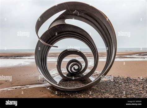 Shell rising hi-res stock photography and images - Alamy