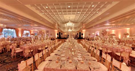 Shenandoah country club. The cost of a wedding venue varies widely by location, number of guests, and many other details of the wedding package. Shenandoah, VA offers a range of options that can fit most budgets. Raw venue space rentals (which only include the space itself) start at $4,000 and average $6,000. 