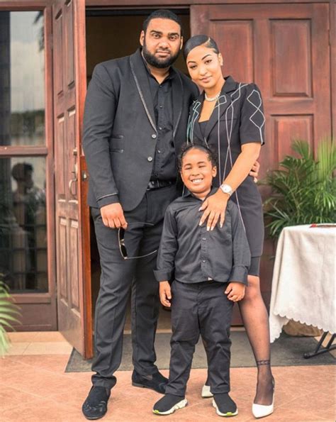 Apart from that, Shenseea is a family woman who is raising a son named Raj as a single parent. The name of his father and other details haven’t surfaced on the internet. Her Short Bio: According to some wiki sources, Shenseea, whose real name is Chinsea Lee was born on October 1, 1996, in Jamaica.. 