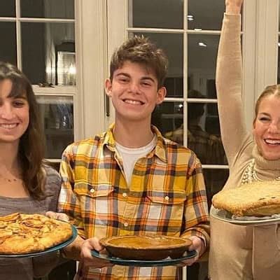 Shepherd kellen seinfeld. Jerry Seinfeld's wife gave fans a rare glimpse of the actor's lookalike son in a recent post. Jessica Seinfeld shared a heartfelt happy birthday message to their son Julian in honor of his ... 