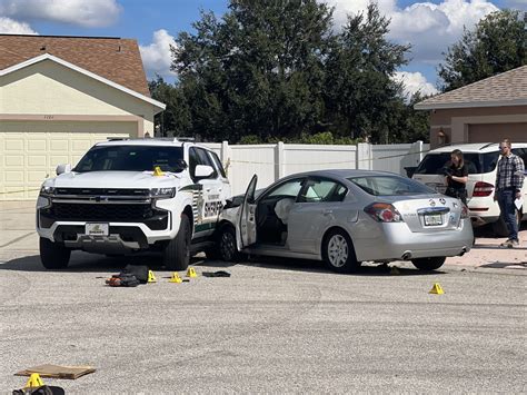 Sheriff: 2 Florida deputies seriously injured after they were intentionally struck by a car
