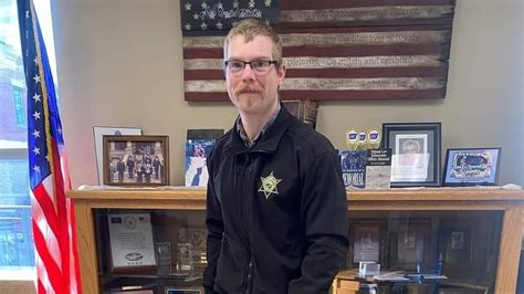 Sheriff deputy ezra nicholson. Jail Captain Lee Eby. Captain Lee Eby began his career in law enforcement as a Reserve Officer with the Clackamas County Sheriff's Office in 1999, where later that same year he was hired as a deputy at the Clackamas County Jail. In 2006, he was promoted to Sergeant. In 2009 he was promoted to the rank of Lieutenant. 