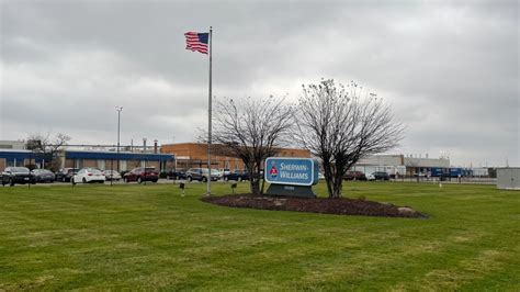 Sherwin williams bedford heights. Feb 10, 2022 · BEDFORD HEIGHTS, Ohio (WOIO) - Around eight people were picketing outside a Sherwin- Williams production facility in the 26000 block of Fargo Avenue early Thursday morning. Fifty-five... 