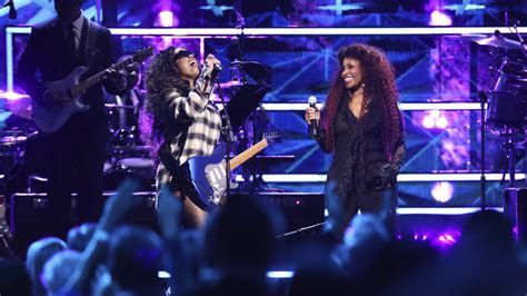 Sheryl Crow, Missy Elliott and Chaka Khan make the crowd go wild at Rock & Roll Hall of Fame