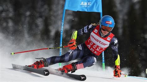 Shiffrin leads giant slalom, closes in on 86th World Cup win