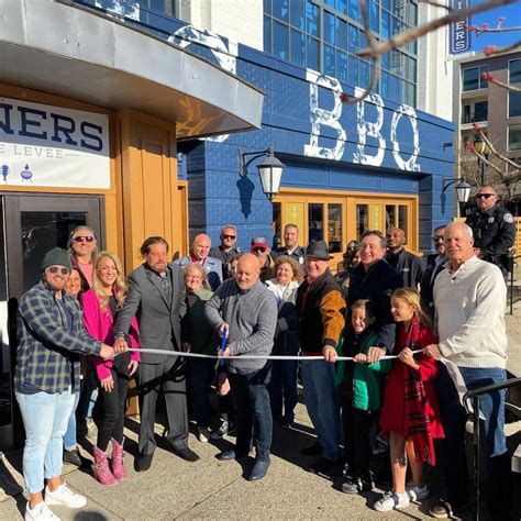 Shiners on the levee. Shiners On The Levee, Newport, Kentucky. 2751 likes · 109 talking about this · 2019 were here. Shiners offers Smokehouse BBQ, LIVE Country Music, Open… Last Updates 