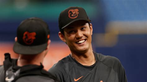 Shintaro Fujinami joins first-place Orioles after trade: ‘I’ll do my best here’