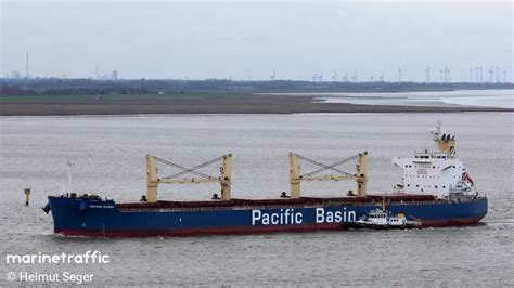 Ship GRANDE ISLAND (Bulk Carrier) Registered in Hong Kong