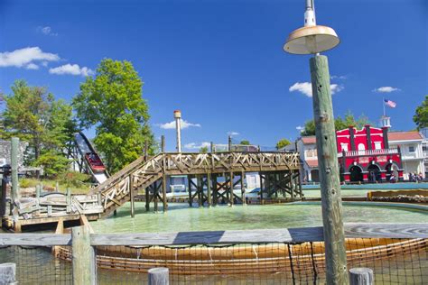 Shipwreck Falls - Six Flags America