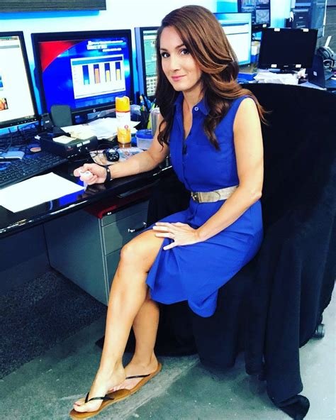 Shiri spear feet. Shiri Spear is an American meteorologist who serves at WFXT Boston 25 News. She joined this station in November 2012 as the Morning News meteorologist. ... Shiri has a body height of 5 feet 5 inches which is equivalent to 1.67 meters. Her other body measurements are currently under research. 