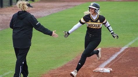 Box score for the Nebraska Cornhuskers vs. Wichita State Shockers College Softball game from May 19, 2023 on ESPN. Includes all pitching and batting stats..