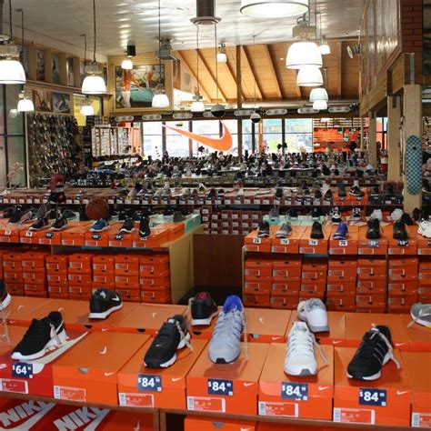 Shoe city. 8 reviews and 13 photos of Shoe City "Average assortment of shoes. Prices are average, styles are average, the place is average. Average is ok for a shoe store." 