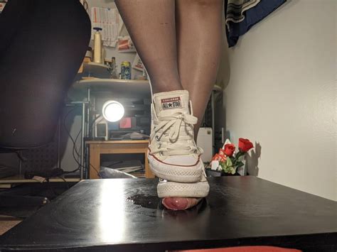 Worship me in my dirty sneakers. . Shoejob