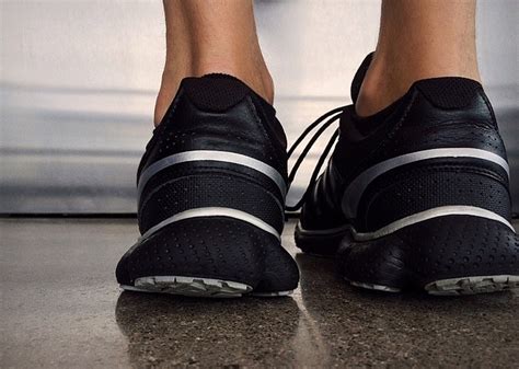 Shoes for supination. Foot supination, a.k.a. underpronation, occurs when your weight rolls onto the outer edges of your feet as you land each foot strike on the run. In a healthy stride, your foot should roll inward a ... 