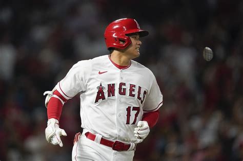 Shohei Ohtani homers in 9th inning, Angels win 13-12 in 10th on Astros error
