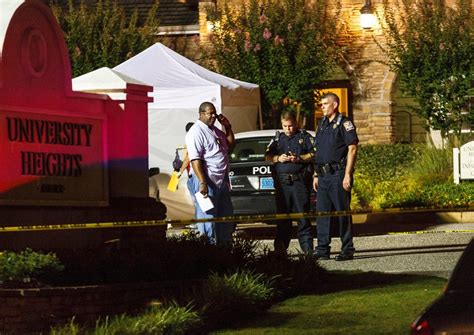 AUBURN, Wash. - A man was shot and killed early Friday at an Auburn apartment complex, police say. Officers and medics responded to the scene, in the 2600 block of 'D' Street SE, at .... 