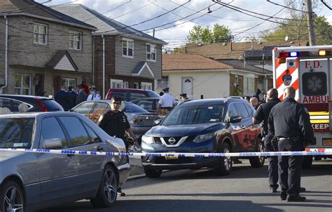Shooting staten island today. STATEN ISLAND, N.Y. — A 17-year-old boy is facing multiple charges following a shooting inside a Stapleton apartment last week that left a 15-year-old boy with a gunshot wound to his head ... 
