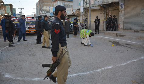Shootout in southwest Pakistan kills 4 policemen, militant
