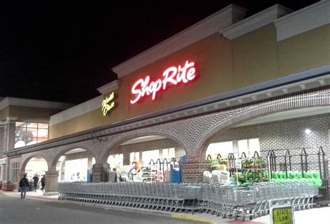 The cooperative is comprised of 50 members who individually own and operate supermarkets under the ShopRite banner. Today, Wakefern and ShopRite together employ more than 50,000 people throughout New Jersey, New York... There are over 300 Shop Rite Supermarket locations in the US.. 