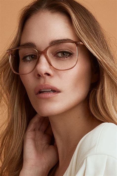 Shop the Latest Women Eyeglasses at BonLook