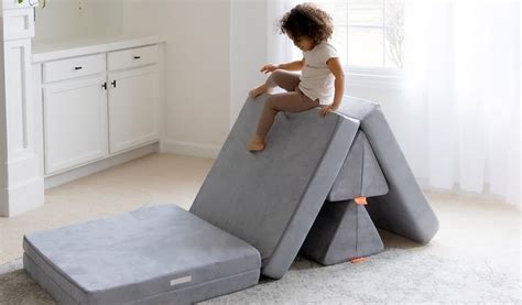 Shop the original nugget play couch. Joli Joli Design couvre l'aspect du design en privilégiant les artistes québécois. I. Isabelle Pinzuta. Nov 17, 2020 - The world’s best kids' toy is actually a couch! Soft, supportive, and lightweight, shop this fun couch in Koala gray with four pieces designed with imagination in mind. 