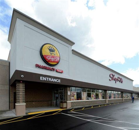 ShopRite is located in a good location in the vicinity of the inters