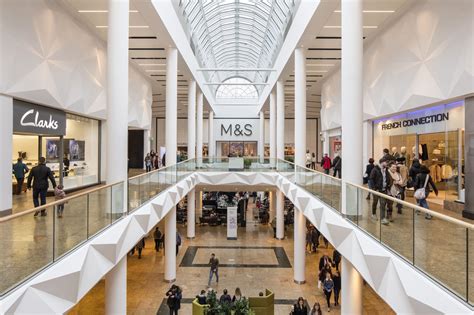 Shops & Stores at O’Hare International Airport (ORD).