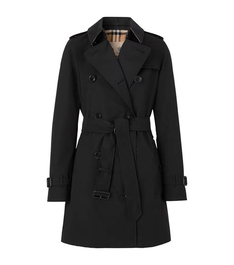 Short Kensington Heritage Trench Coat in Black - Women Burberry…