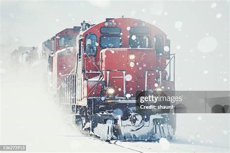 Short On Time Fotografías e imágenes de stock - Getty Images