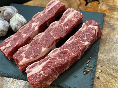 Short rib cut. Boneless beef short ribs are a very flavorful cut that must be slow cooked (typically braised) in order to become tender. Having the bones removed makes them easier to cut, portion … 