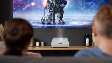 Short throw projector