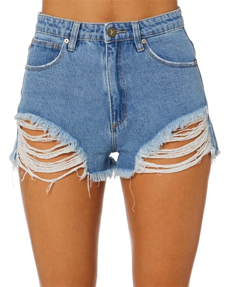 Shortsx. Men's and Women's Denim and Jean Shorts. Bring timeless flair to your wardrobe with denim shorts for women and men by Lee®. An everyday essential for numerous years, our denim shorts for men and women mesh seamlessly with plain and graphic T-shirts and work great for virtually any casual occasion for versatile wear. 