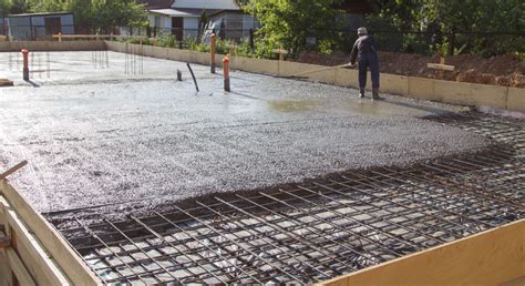 Should I put wire mesh in concrete slab? - remodelormove.com