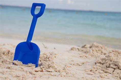 Shovels in the Sand