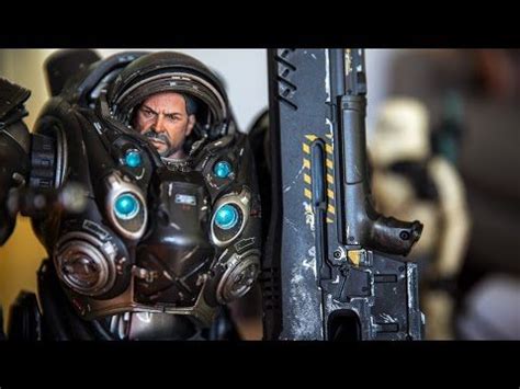 Show and Tell: StarCraft Raynor Sixth Scale Figure - YouTube