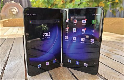 Show cell phone screen on computer