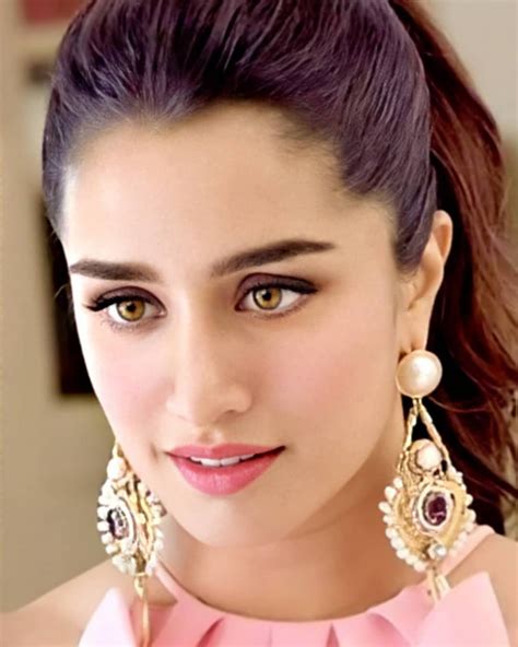 Shraddha kapoor sxe. We would like to show you a description here but the site won't allow us. 