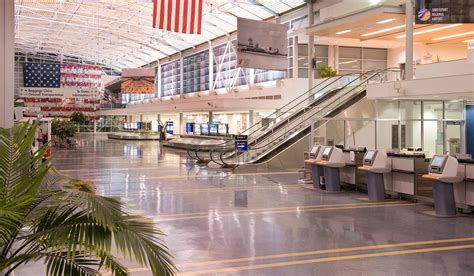 Shreveport airport. Jul 6, 2022 · 1:07. The Shreveport Regional Airport not only celebrated 70 years of service Wednesday but also made an exciting announcement for passengers and citizens of Shreveport: Three national restaurant ... 