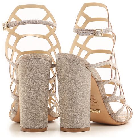 Shultz shoes. Regular price. $318. Sale price. $190.80. 40 % off. Unit price. / per. Find your favorite platform at Schutz. Choose from our wide variety of Platform Sandals, Boots, Pumps and more in many different styles and colors. 